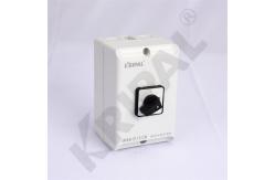 China 3P 4P 230V IP65 Universal Changeover Switch with protective box supplier