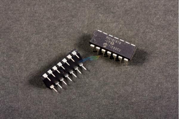 Customized EMI Flash Memory IC Chip Microchip PIC16F676-I/P