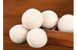 China 6.5cm 7cm Simple Natural Wool Dryer Balls For Laundry supplier