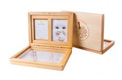 China Souvenir Gift Baby keepsake Box , Solid Wood Baby Hand And Footprints Photo Frame supplier