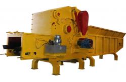 China Pallet shredder crusher drum wood chipper for sale, mobile chipper machine supplier