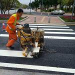 Petroleum Resin Hot Melt Paint for Reflective Road Marking OEM 3 Minutes Drying Time for sale
