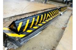 China Vehicle Control Automatic Rising Electro Hydraulic Road Blocker 70T Axis Loading Capaticy supplier