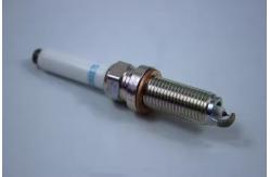 China SILZKFR8D7S Car Iridium Spark Plug Automotive Spare Parts Lightweight supplier