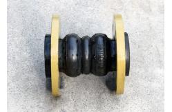 China Compensator Double Sphere Expansion Joint , Expansion Bellows For Pipes Customizable supplier