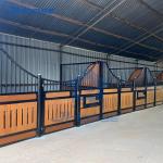 Modular Custom Horse Stalls Steel Q235 Q235B And Wood Materials Weatherproof for sale