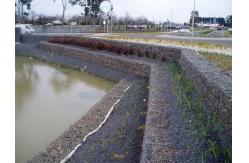 China Construction Wire Gabion Basket Stone For Retaining Wall Construction supplier