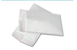 China Hot Melt Adhesive Pearlescent Poly Bubble Envelope With Seamless Bottom supplier
