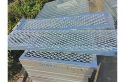 China Heavy-Duty Galvanized Expanded Metal Mesh Panel for Walkways and Fencing supplier