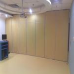 Customized Movable Operable Restaurant Partition Wall Aluminum Frame + MDF Materials for sale