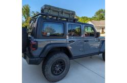 China Rugged Storage Case Quick Car Rooftop Mounts Anti Theft On Roof Racks supplier