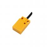DC three-wire PNP normally open inductive proximity switch TL-W5MF1