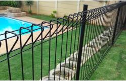 China 100 X 50mm Welded Wire Mesh Panel 5mm Diameter Roll Top Fencing Panels supplier