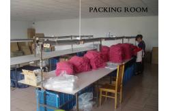 China Knitted Pom Pom Hat manufacturer