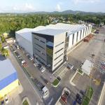 Customizable Steel Structural Buildings With Welded H Steel Beam Main Frame Durable Steel Sheet Roof Material for sale