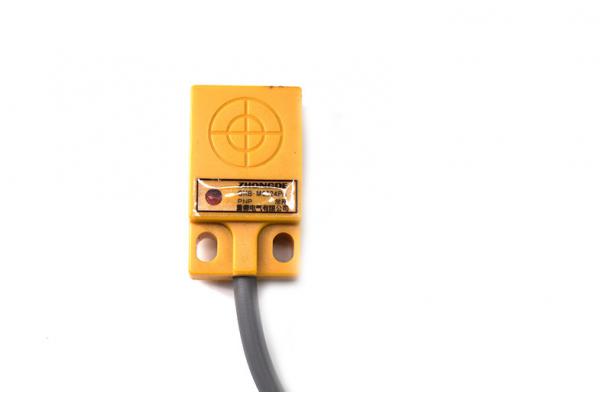 Square PNP Proximity Switch , PNP Proximity Sensor Good Anti Interference Ability