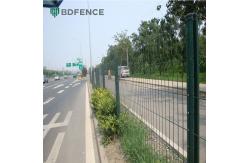 China Bus Stop V Mesh Security Fencing Queue Management supplier