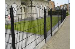 China Bending Top H1.5m Welding Mesh Fence Round Post supplier