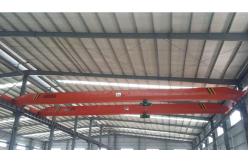 China Pendent Remote 20T Single Girder Overhead Bridge Crane 380V With Electric Hoist supplier