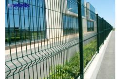 China Powdercoated Wire Mesh Fence Panel Garden Fence Wire Green 2.5mm supplier