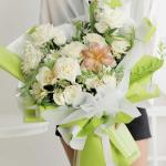 Customized Size Floral Wrapping Paper 58*58cm Plastic Film For Florist Packing for sale