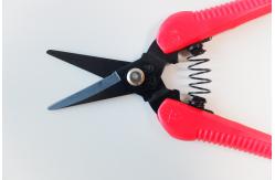 China SINSEUNG P4   Plastic Handle SK5 High Carbon Steel Scissors Pruning supplier