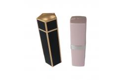 China Raw Materials Exquisite Appearance 5g Lipstick Tube with Spray Processing supplier