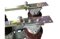 China 36KV 1250A Porcelain Rotating Center Insulator With Mounting Structure supplier