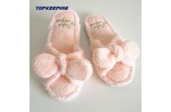 China Anti Slip EVA Sole Womens Fuzzy Slipper With Grid Bottom supplier