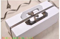 China Clear Window Chocolate Packaging Box Handle Recyclable Matt / Gloss Lamination supplier