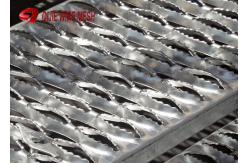China Hot Dipped Galvanised Grip Strut Perforated Metal Mesh Plank Grating In Silver supplier