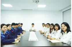 China Plastic Airless Bottle manufacturer