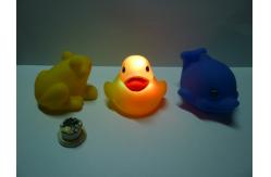 China Water Sensor Light Up Bath Ducks LED Floating Frog / Dolphin Shaped Toy supplier