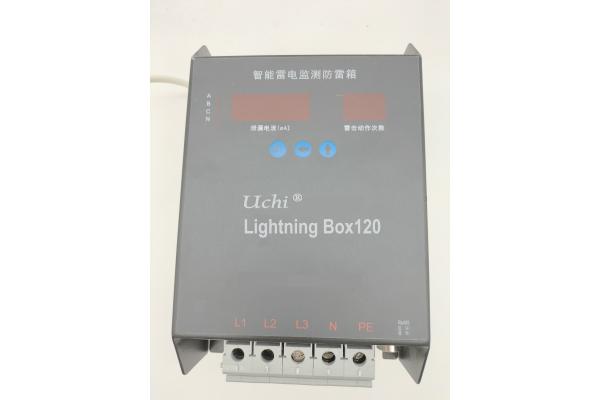 AC 380V 120kA Surge Protector Box With Dual Display Tube