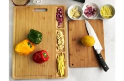 China Varnished Surface Bamboo Cutting Board Set With 3 Separate Compartments supplier