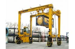 China Large Cylinders Handled By A Travelift With Power Rotating Spreader Bar supplier