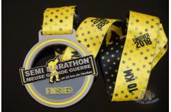 China Semi Marathon 10KM Custom Sports Medals Soft Enamel Medallion With Ribbon supplier