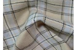 China Comfortable 100 Polyester Fabric / Yarn Dyed Plaid Fabric For Garments supplier