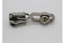 China Fashion Big Jacket Silver Metal Zipper Pulls Automatic Lock Die - Cast Customized supplier