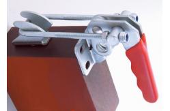 China SUS200 Vertical Mountable 700kg Quick Release Latch Clamp supplier