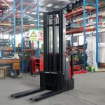 Electric Pallet Stacker Self Loading Stacker Forklift 1.5ton 2ton