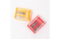 China Plastic School Kids Manual Double Hole Sharpener With Lid supplier