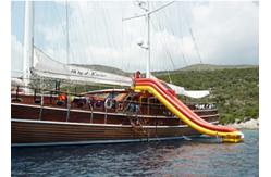 China Huge Inflatable Water Slide , Inflatable Cruiser Slide For Yacht games supplier