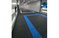 China Modern Grey Plastic Square Modular Interlock Flooring Tiles supplier