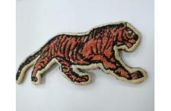 China Washable Customized Embroidered Cloth Patches Heat Transfer Labels For Clothes supplier
