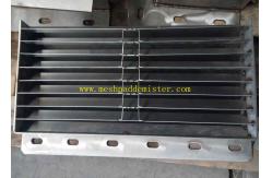 China Custom 2205 Vane Pack Mist Eliminator With 3mm Steel Plate Bracket supplier