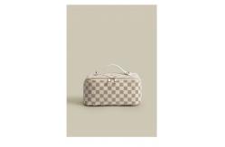 China High End Leather Lining Makeup Bag Multiple Layers Large Capacity supplier
