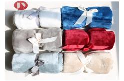 China Eco - Friendly Custom Polyester Blanket , Ultra Soft  Microplush Blanket Rolled Package supplier