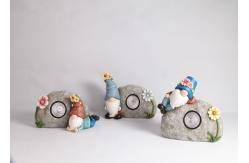 China Unique Solar Magnesium Oxide Garden Statue Handmade Lifelike Gnome Stone supplier