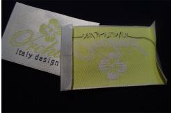 China High Density Cotton Woven Clothing Labels Customized For Clothes supplier
